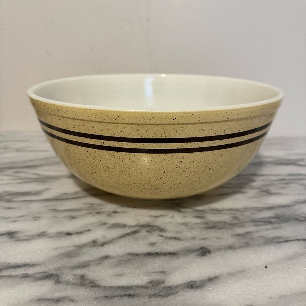 Pyrex Mixing Bowl collectors limited edition 404 4qt